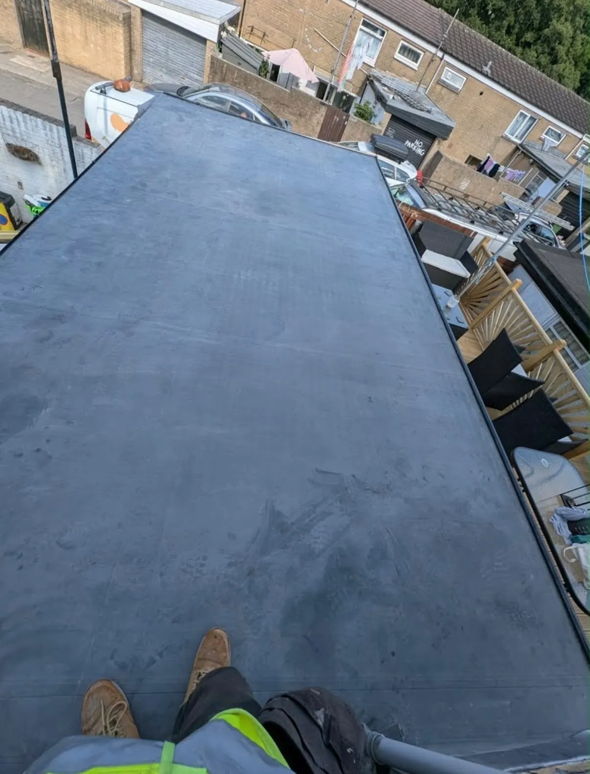 Single-ply EPDM rubber flat roof installed in Leicester